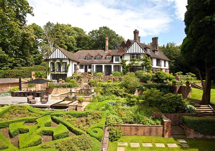 arredamento villa john lennon